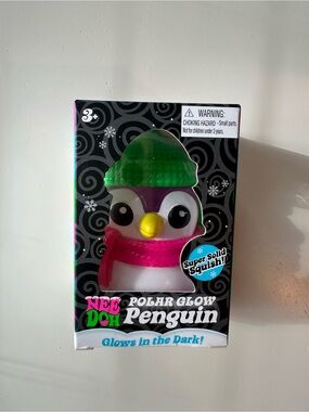 NeeDoh Polar Glow Penguin - Purple with green hat 🐧✨